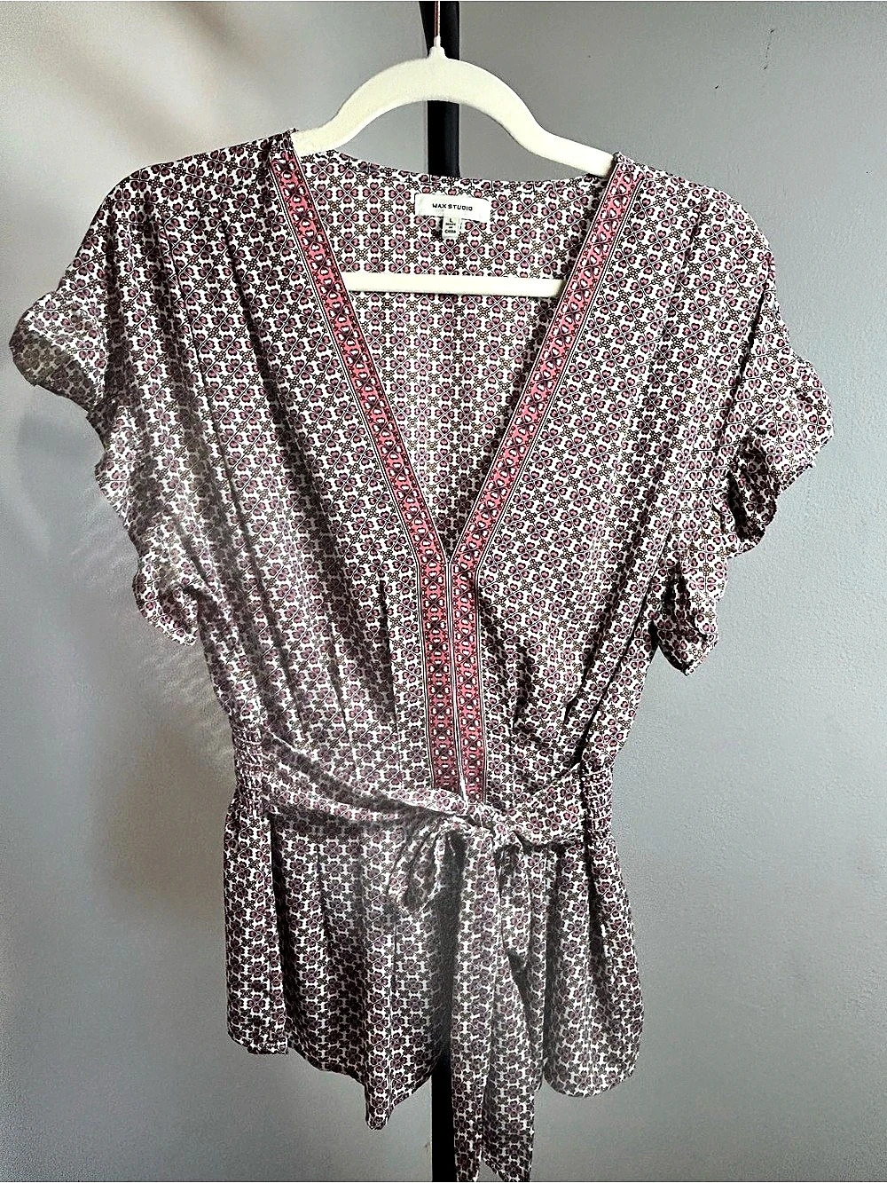 Max Studio Floral Tie Front Top in Pink & White Size Large